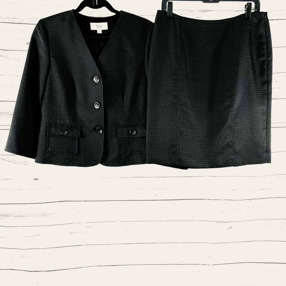 LE SUIT Petite Womens 2PC Skirt‎ Suit Blazer Buttons Black Shiny Size 10P
